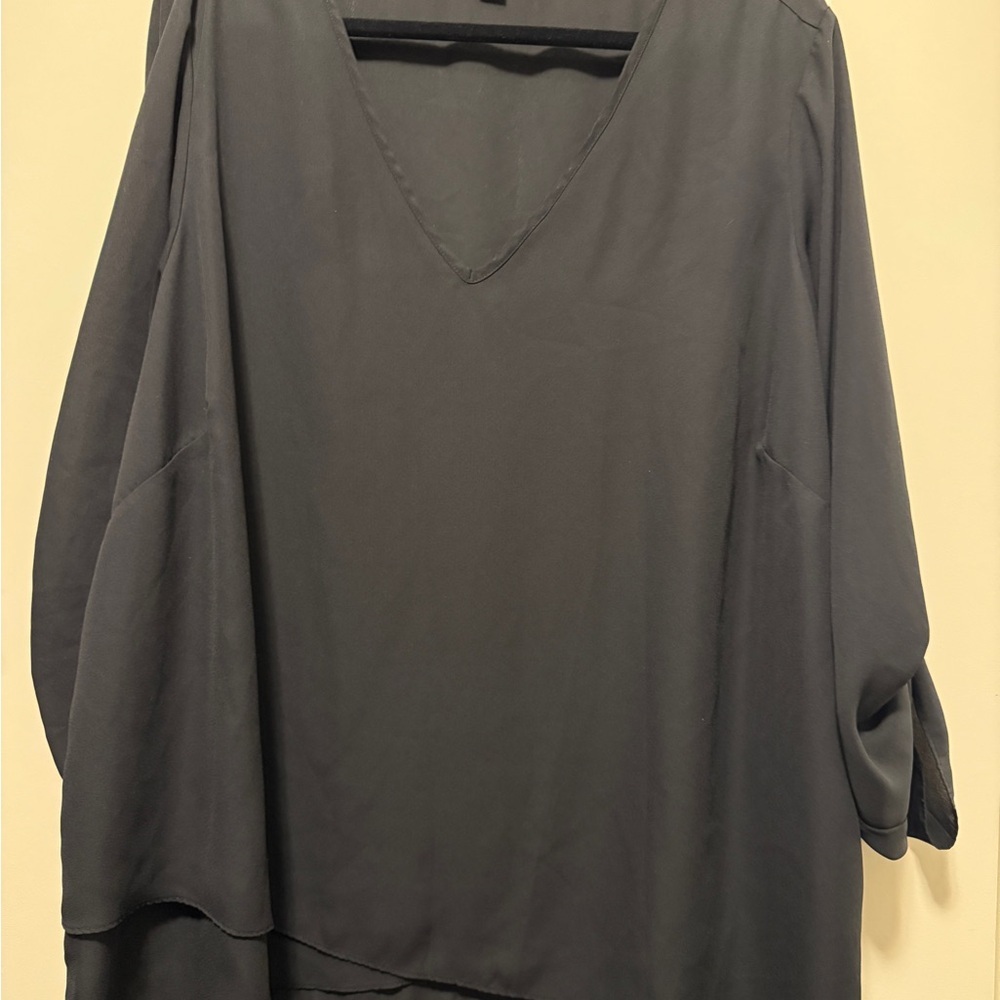 Zac & Rachel Black V-Neck‎ Blouse